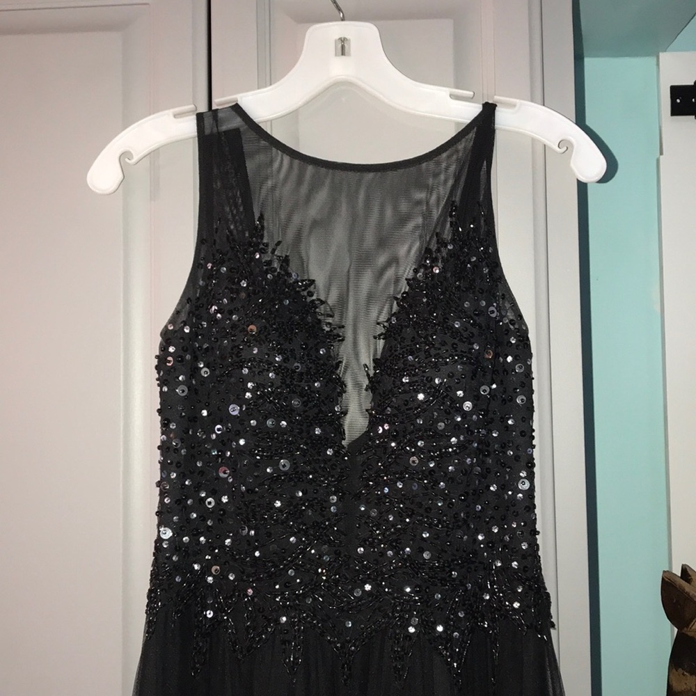 PROM DRESS - Picture 3 of 6